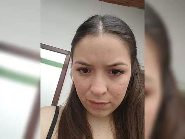 Offline littleDanni on BongaCams