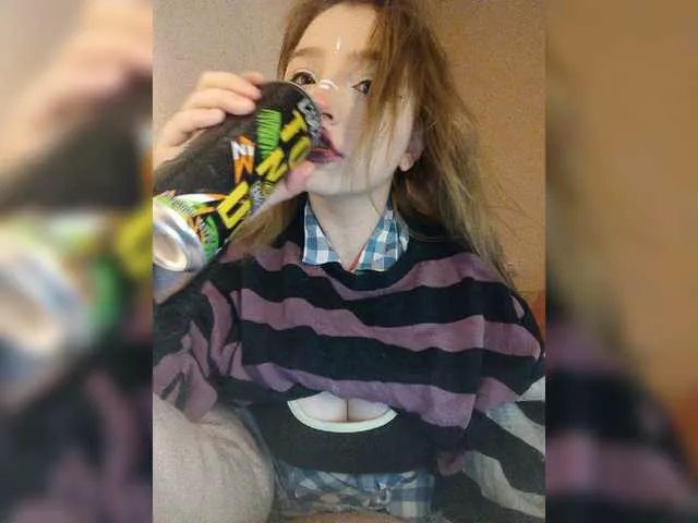 LittleDelora on BongaCams 