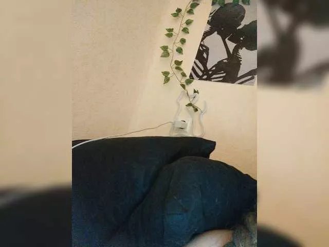 LittleDelora on BongaCams 