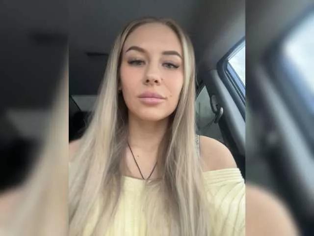 Freechat Lovensesgirl on BongaCams