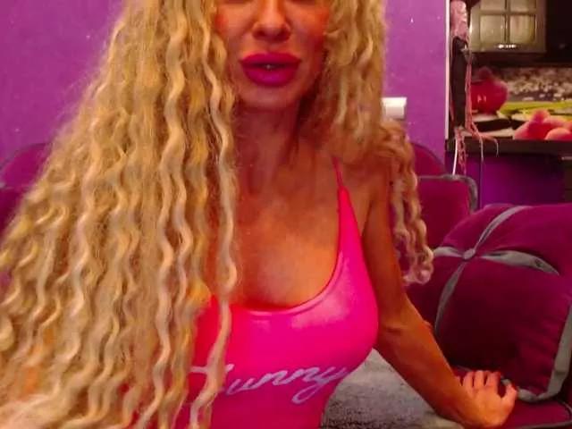 Freechat Maaarrrgggooo on BongaCams