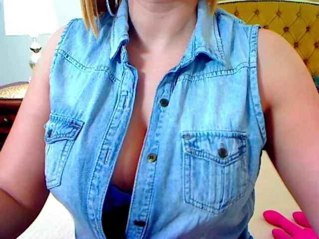 Offline Malvvina on BongaCams