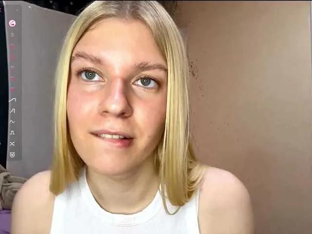 Offline MargueritaMusto on BongaCams