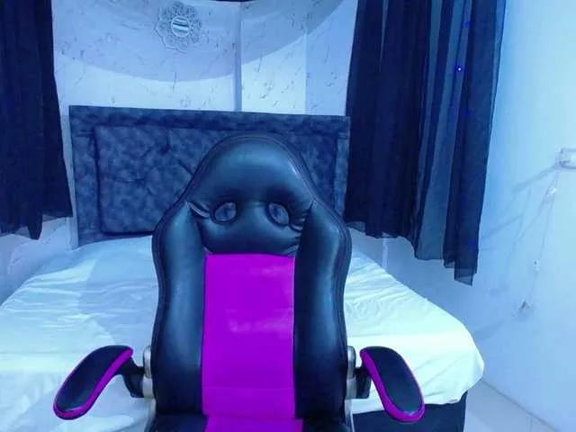 BongaCams mia-thommson is Freechat mia-thommson — I am excited to see how I masturbate while I touch the tits for you, also that I love to penetrate myself with your very hard cock, that you bite my big nipples and that my vagina feels wet with just touching me.