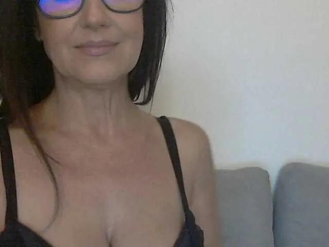 Offline MilfRalia on BongaCams
