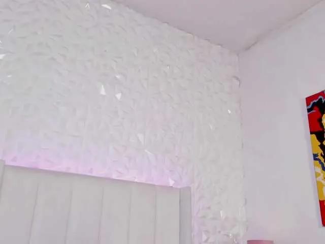 Offline Miranda-Rogers on BongaCams
