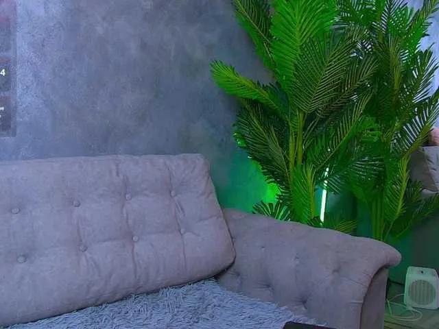 Offline MiriamJo on BongaCams