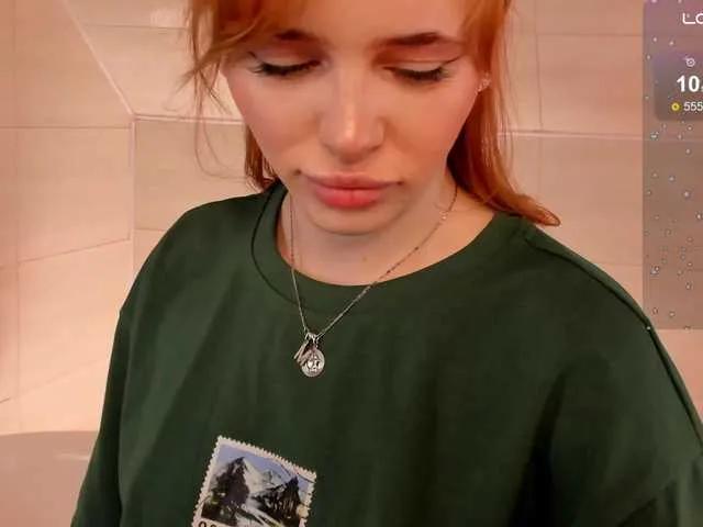 Offline MissRedFox on BongaCams