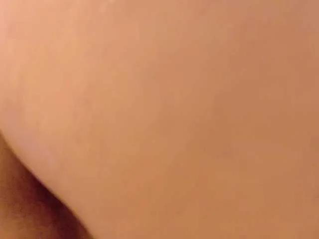 MollyyCruz — It excites me to play with my body and see how I can feel pleasure in the company of you, that they generate pleasure for me, that they talk dirty to me, good sex, a delicious and interesting talk ... Come and find out what turns you on in my room