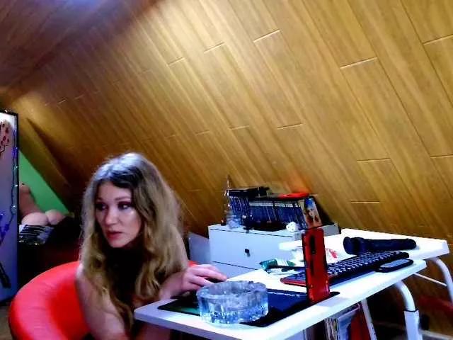 Offline NaughtyNatli on BongaCams