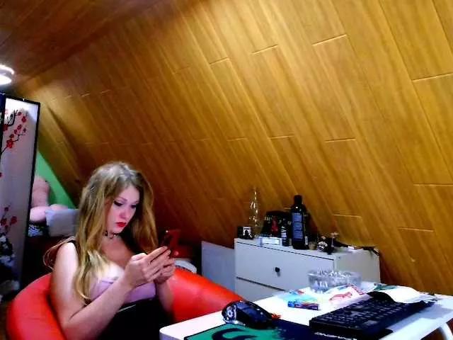 Offline NaughtyNatli on BongaCams