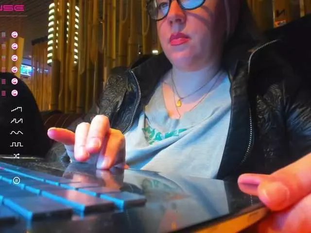 office-online on BongaCams 