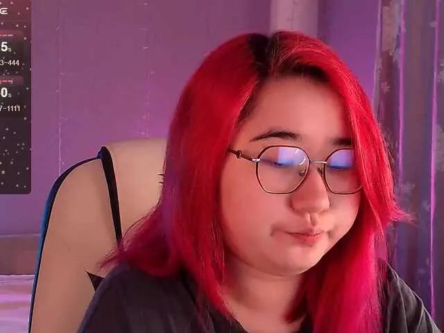Offline peach-girl on BongaCams