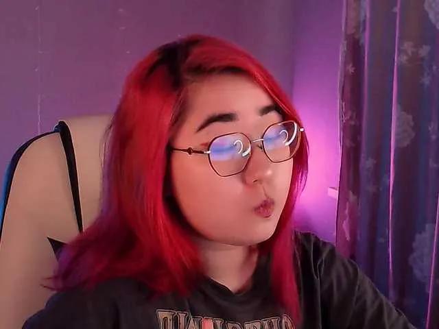 Offline peach-girl on BongaCams