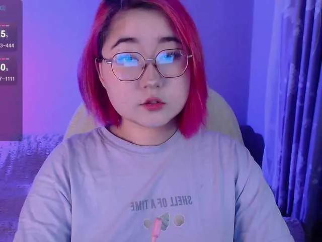 Offline peach-girl on BongaCams