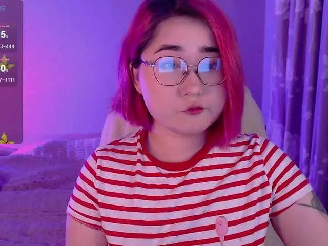 Offline peach-girl on BongaCams