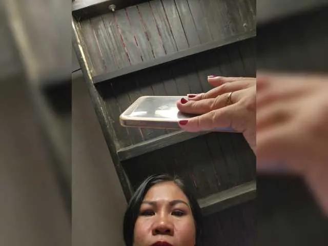 Offline Pinayslut on BongaCams