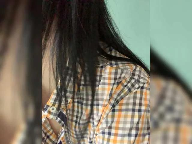 Freechat prettyKris on BongaCams