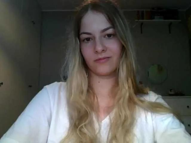 Offline RosieJune on BongaCams