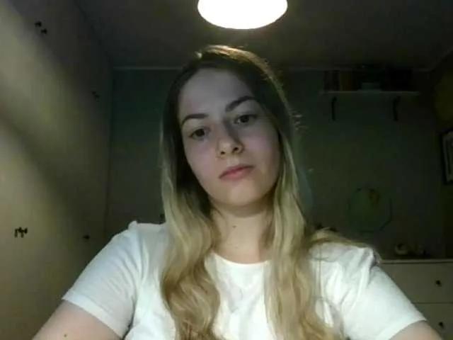 Offline RosieJune on BongaCams