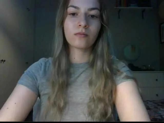 Offline RosieJune on BongaCams