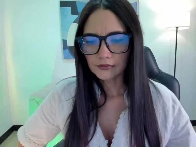 Offline saraparkerr on BongaCams