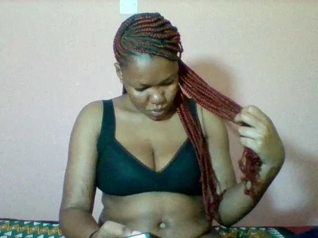 Sexyapple2002 on BongaCams