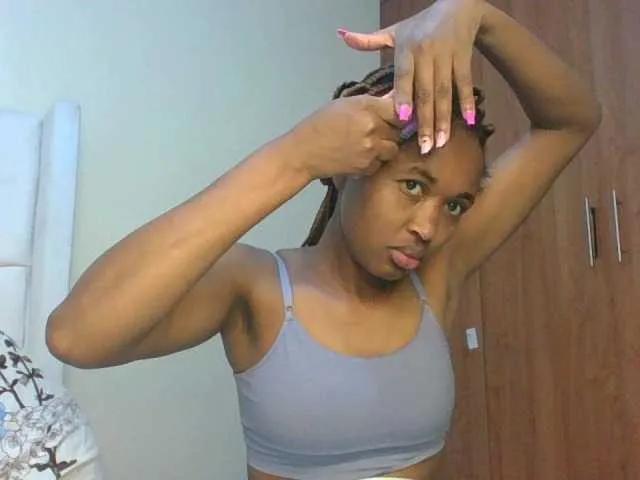 Freechat shanizz001 on BongaCams