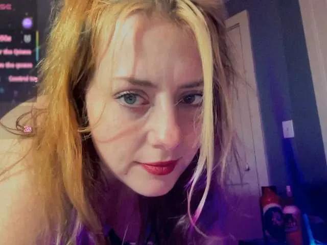 BongaCams skarlett-rose is Freechat skarlett-rose — bending you to my every will and making you submit to me in every way imaginable. unzip your fucking pants, now... and open your wallet and make it rain all over me.