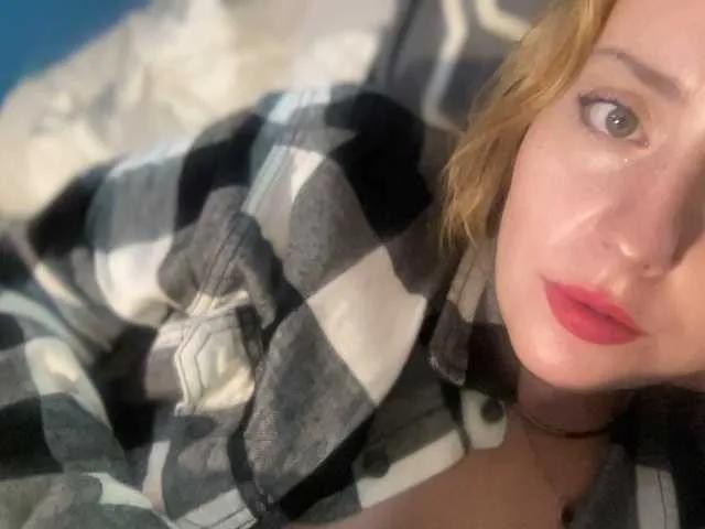 Offline skarlett-rose on BongaCams