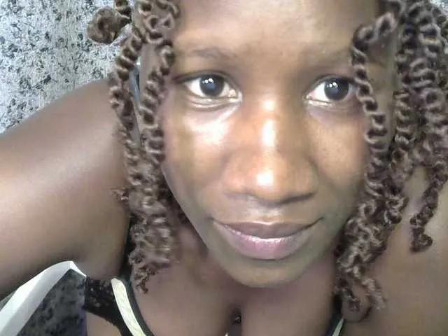 Offline Sleekmellanin on BongaCams
