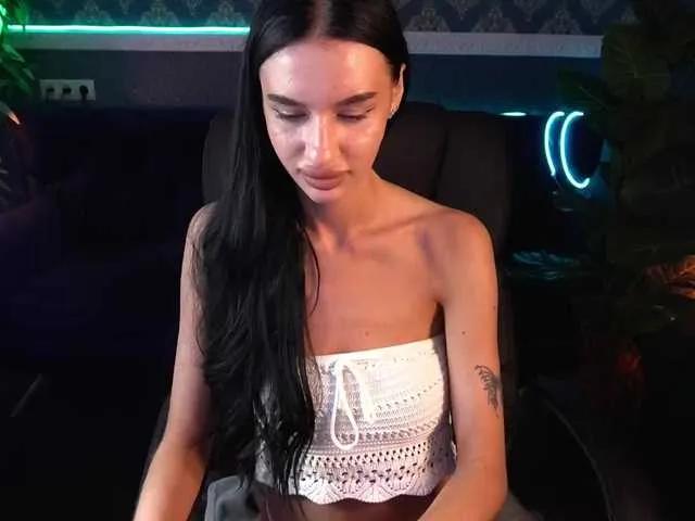 Freechat SnowWhiteee on BongaCams