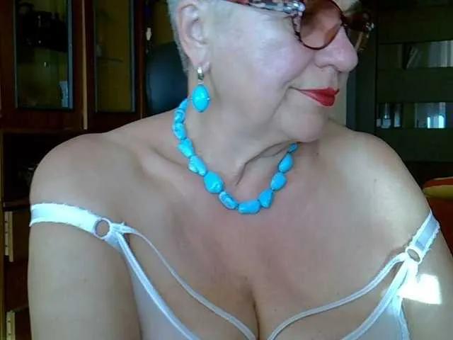 Freechat SweetCherry00 on BongaCams