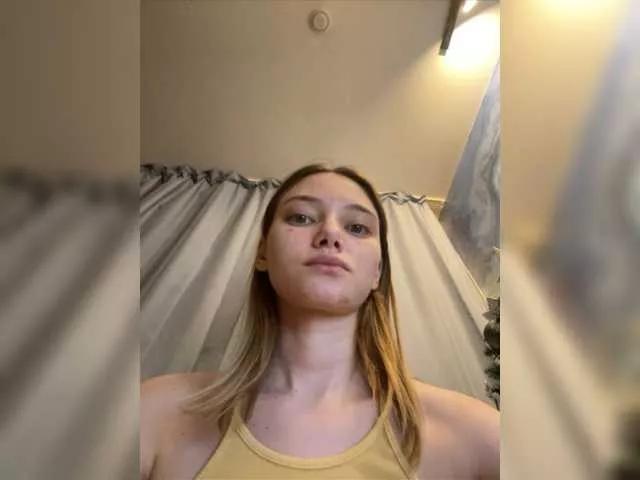 Offline Sweetgirl-11 on BongaCams