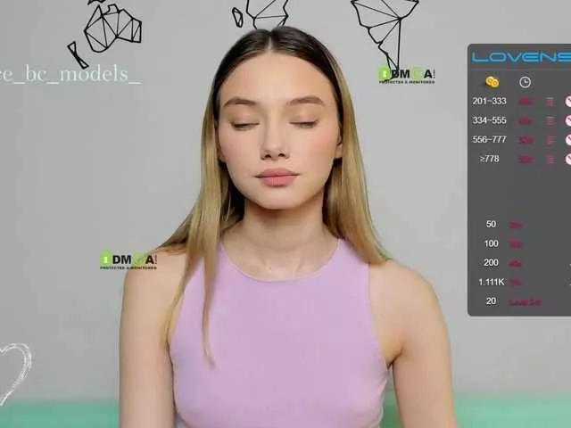 Offline Sweetgirl-11 on BongaCams