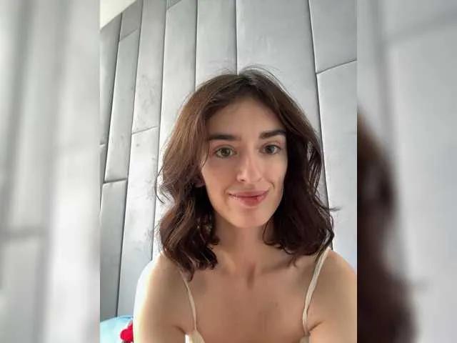 Offline SweetieTati on BongaCams