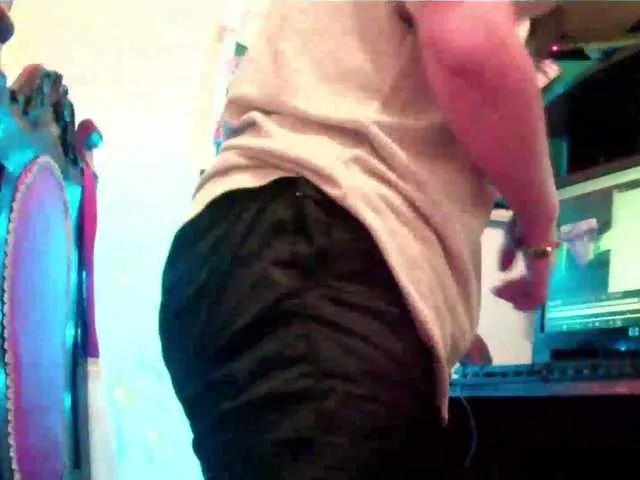 Offline theplayful on BongaCams