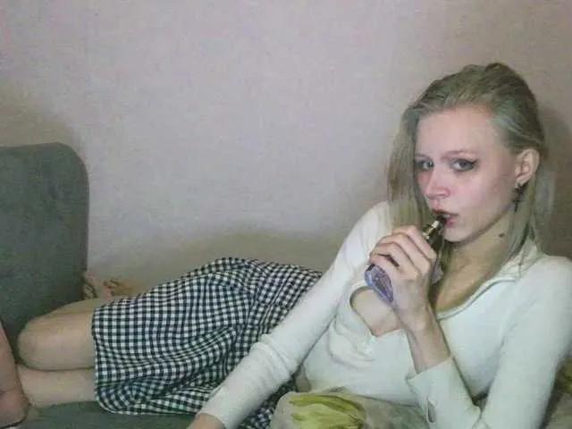 Offline White-snow on BongaCams