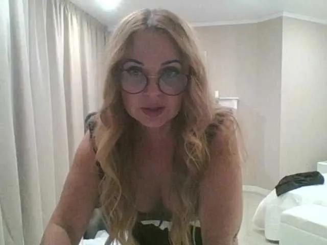 Freechat XxxSexyMilfxxX on BongaCams