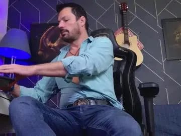 aaronbomer on Chaturbate 