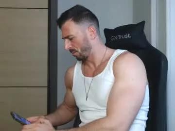 Freechat aaront0pmuscles on Chaturbate