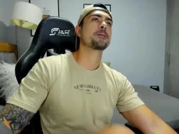 adam_clarke on Chaturbate 