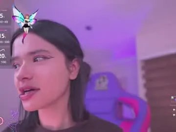 aura_rouss on Chaturbate