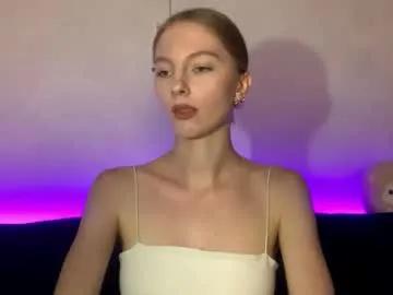 Freechat autumnroginson on Chaturbate
