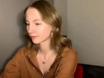 Freechat autumnroginson on Chaturbate