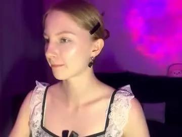 Freechat autumnroginson on Chaturbate