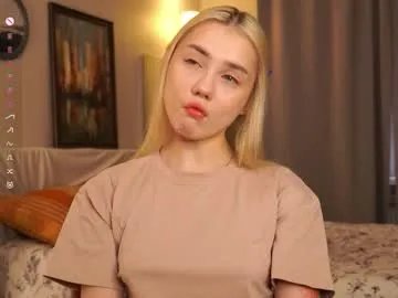 blue_bow on Chaturbate