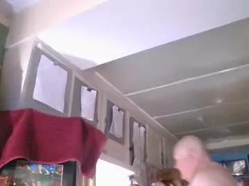 Freechat daddycubbyhubby on Chaturbate