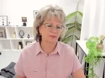Freechat evelynblissful on Chaturbate