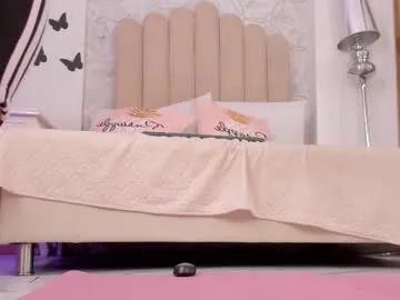 Freechat foxy200__ on Chaturbate